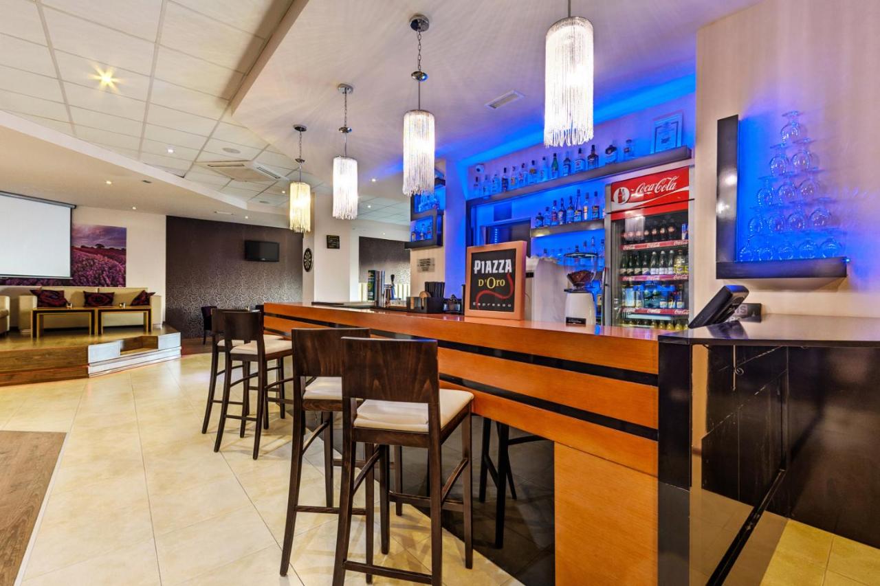 Saint George Palace Aparthotel - בנסקו